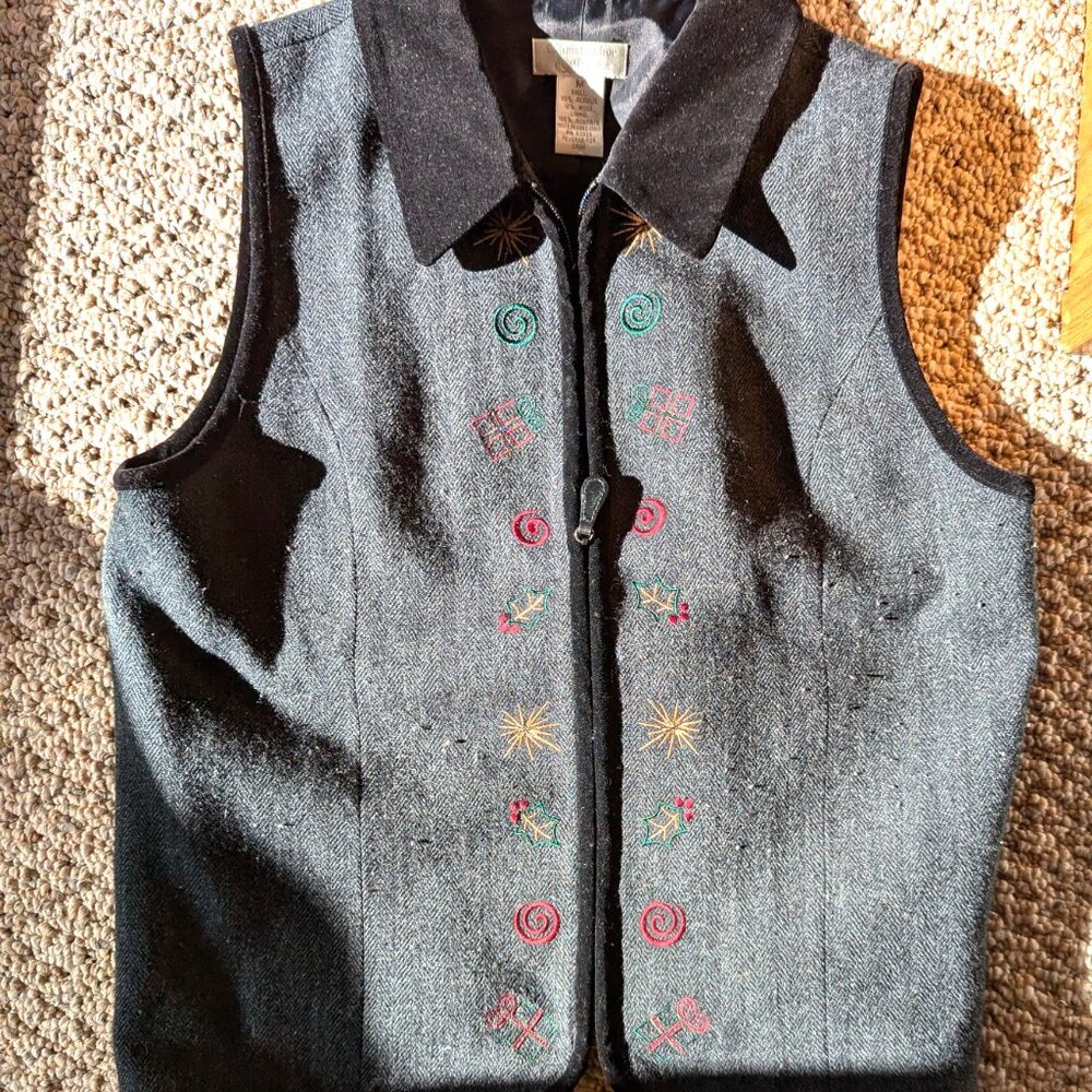Christopher & banks winter vest Medium  34 chest black velvet Edged
